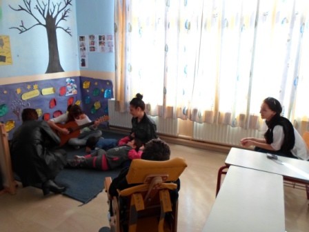 Performing special music class with 2